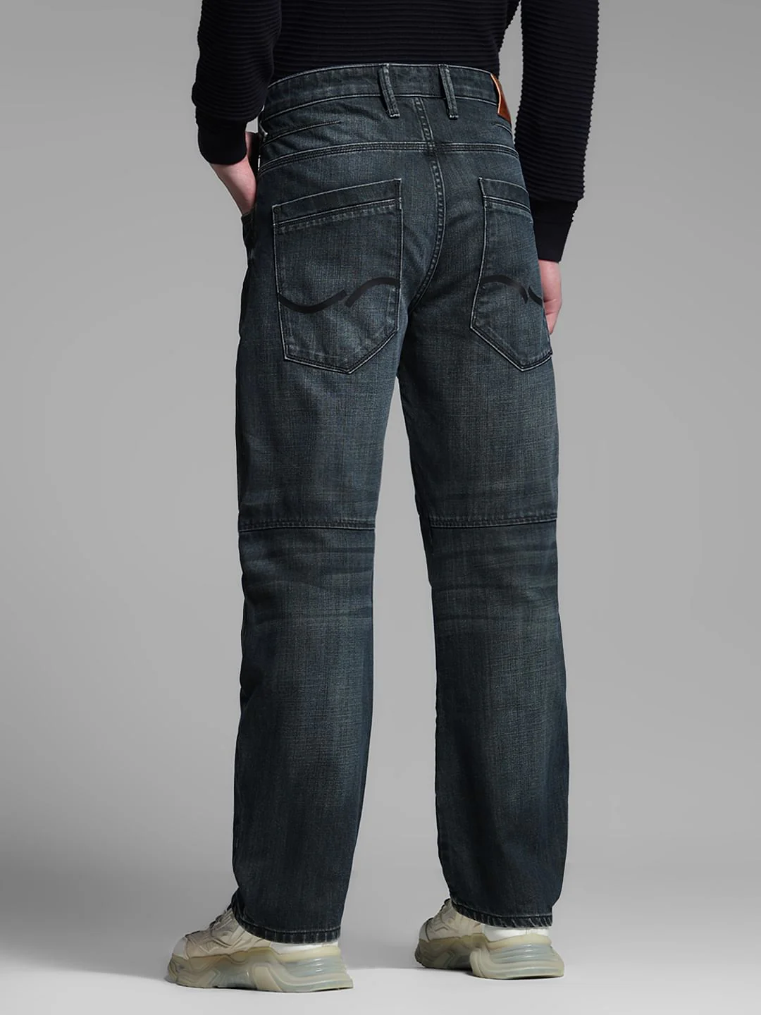 Black High Rise Loose Fit Jeans - Image 3
