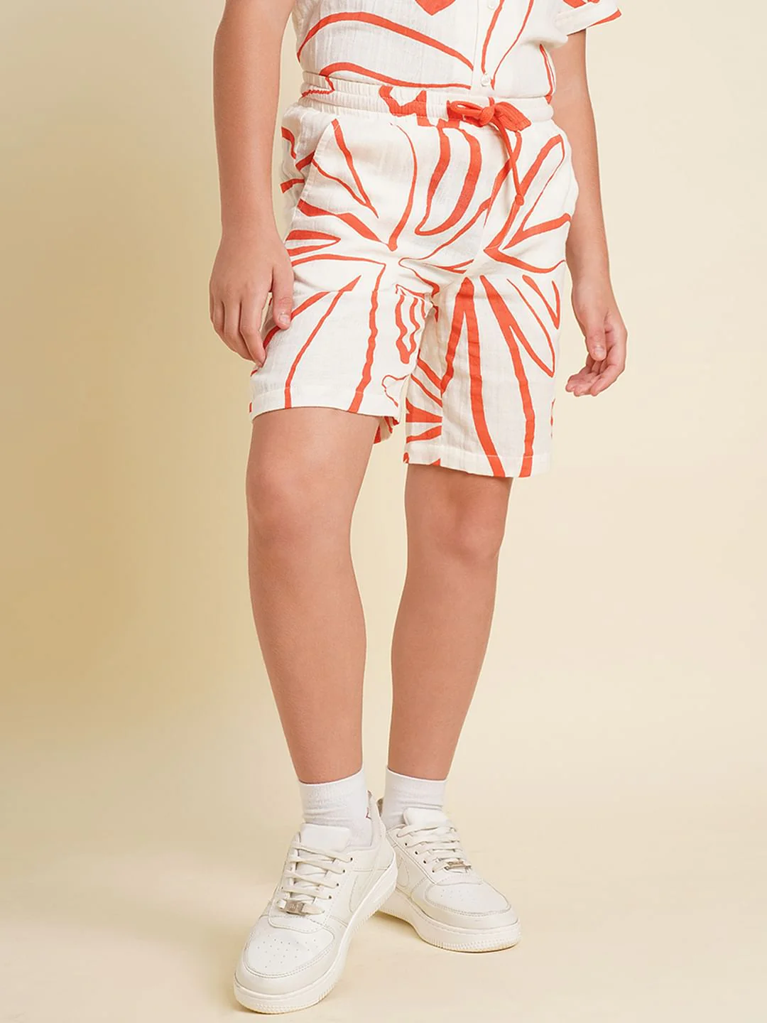 Boys White Printed Co-ord Set Shorts - Image 2