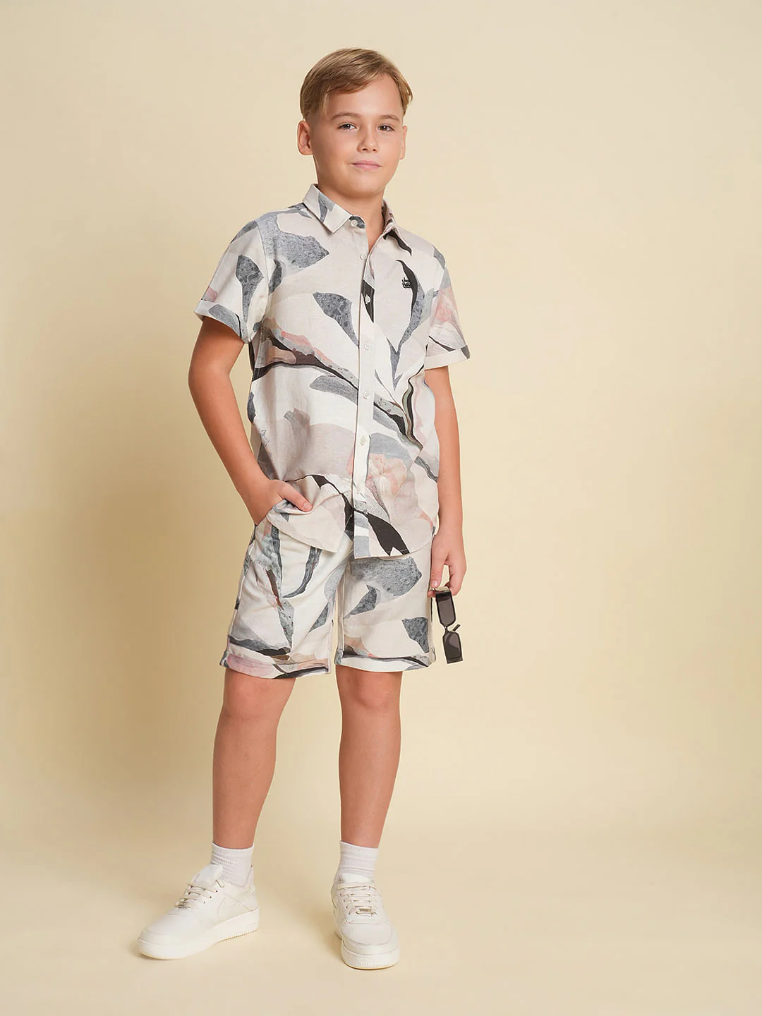Boys White Printed Co-ord Set Shorts - Image 5