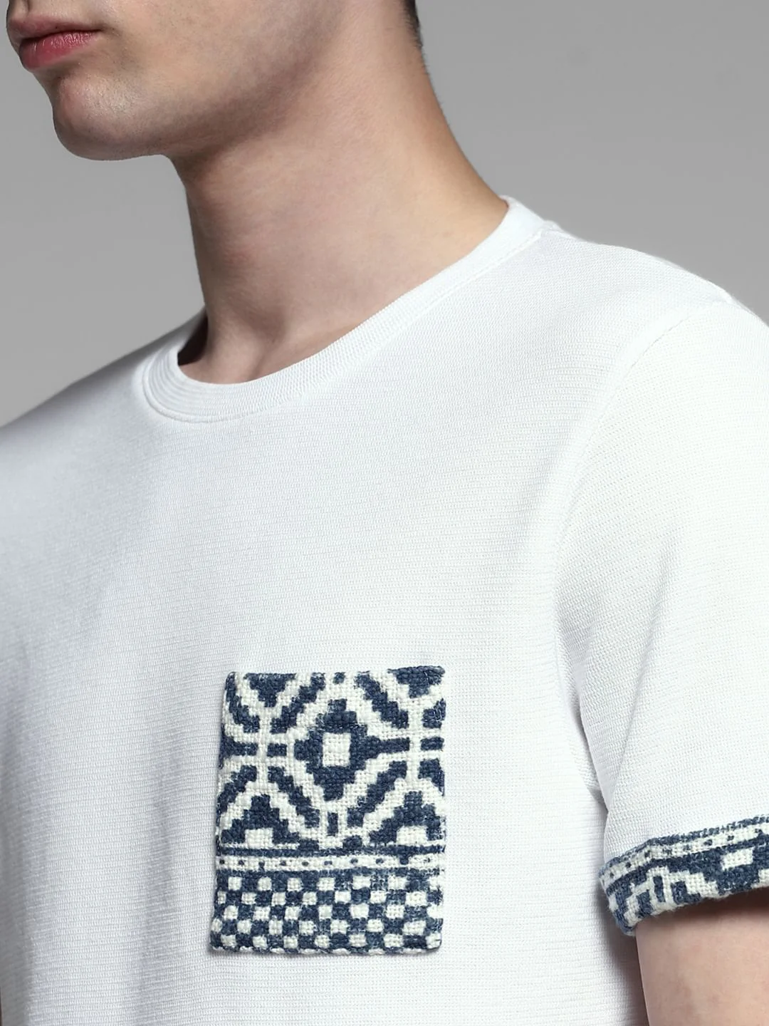 White Embroidered Print Cotton T-shirt - Image 5