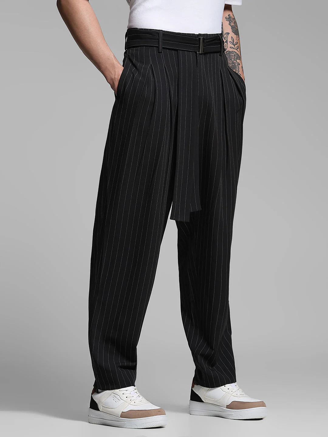 Black Waist Tie Up Striped Pants - Image 2