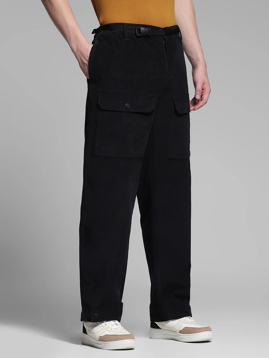 Black Mid Rise Loose Fit Pants - Image 2