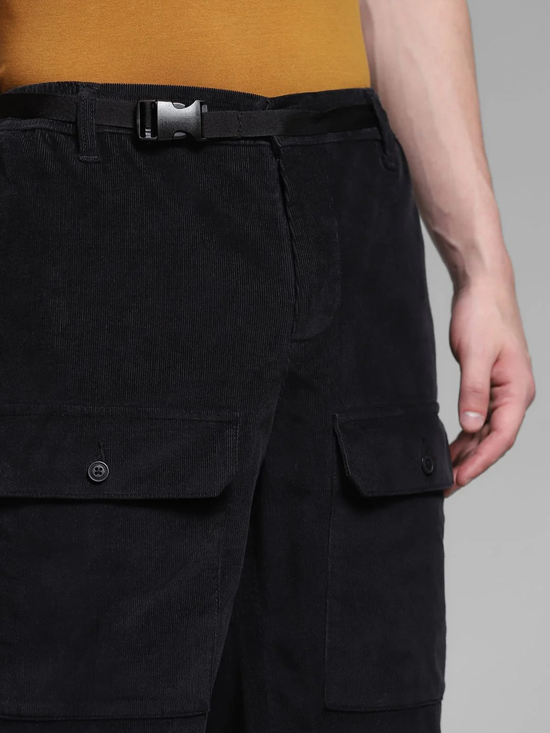 Black Mid Rise Loose Fit Pants - Image 4
