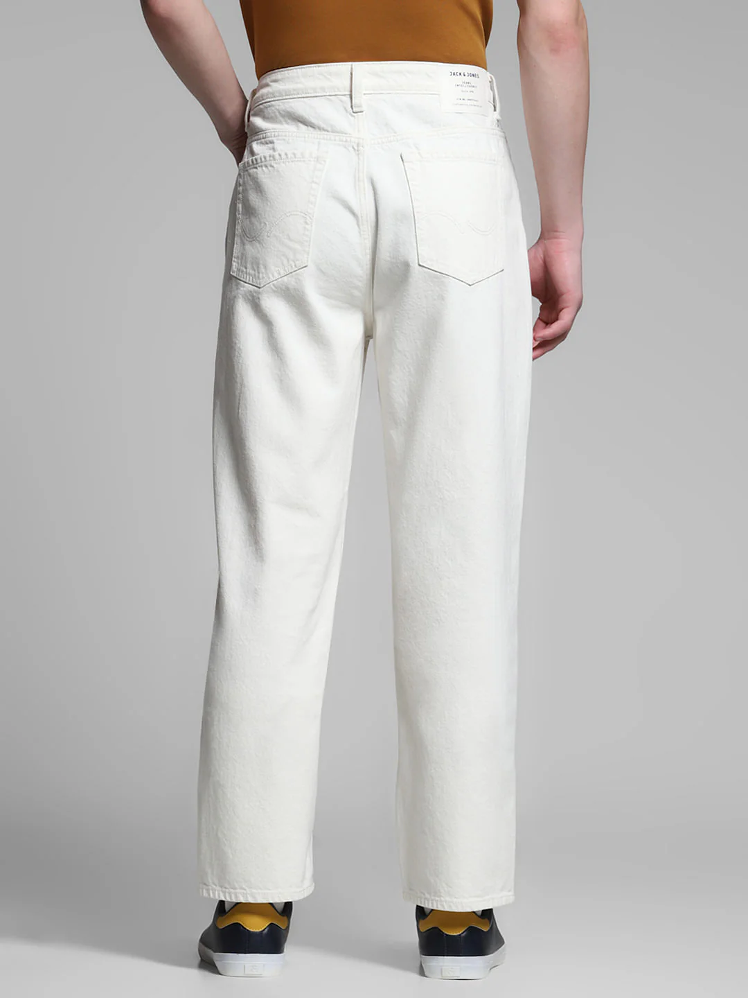 White High Rise Dario Loose Fit Jeans - Image 3