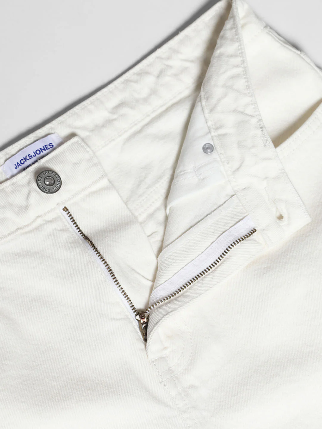 White High Rise Dario Loose Fit Jeans - Image 5