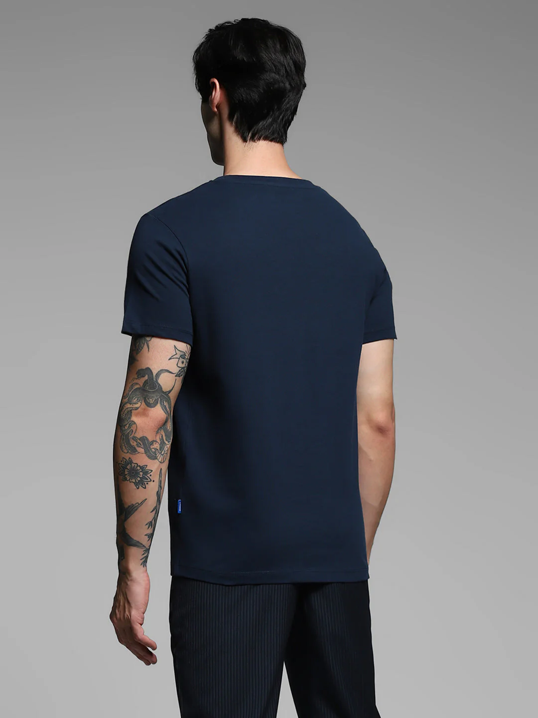 Navy Blue Ramen Print T-shirt - Image 4