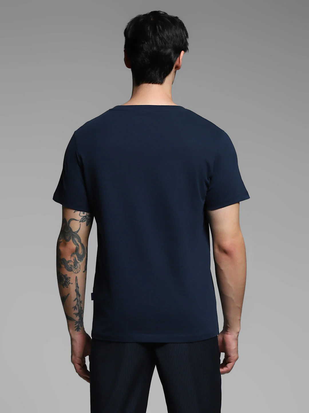 Navy Blue Ramen Print T-shirt - Image 9