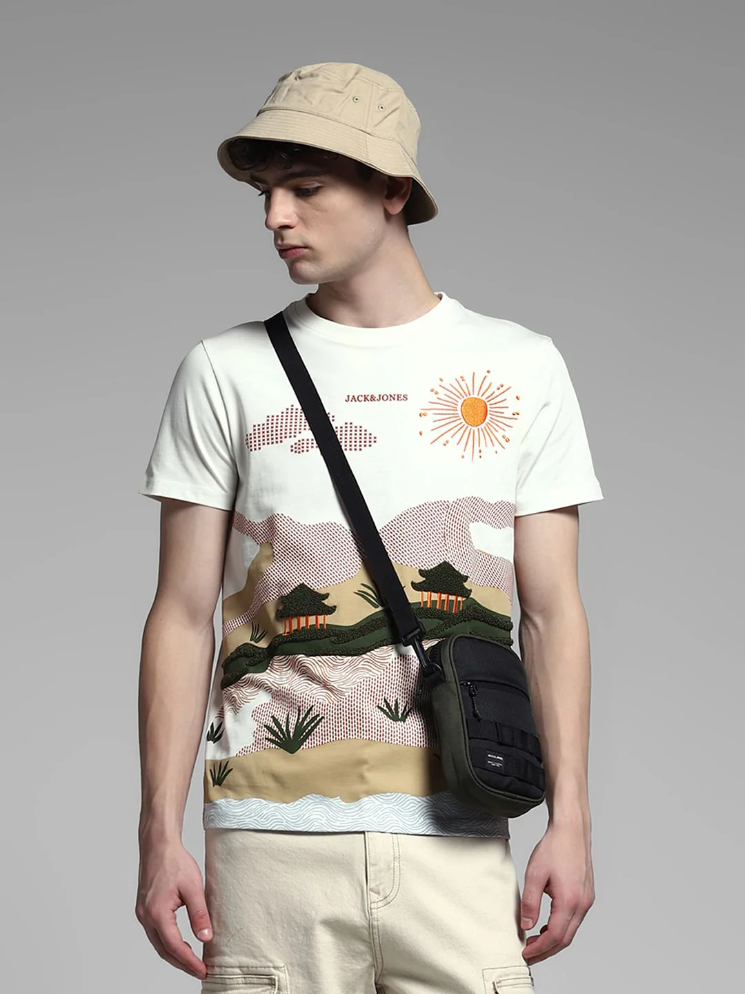 White Embroidered Graphic T-shirt