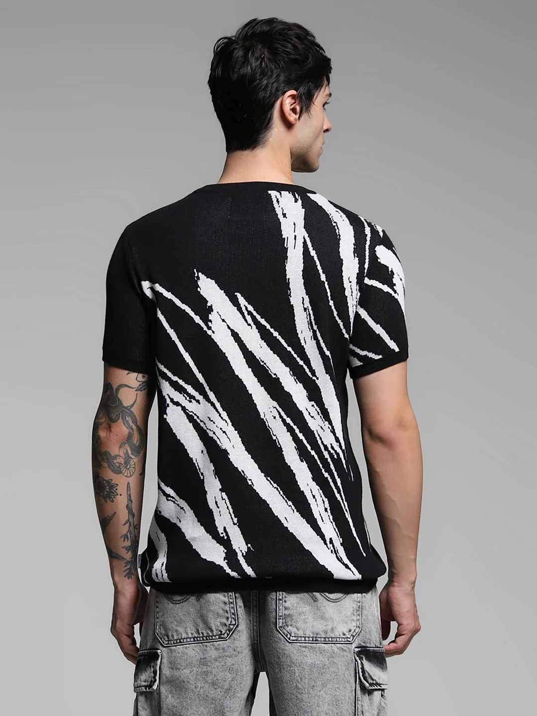 Black Abstract Print Knitted T-shirt - Image 4