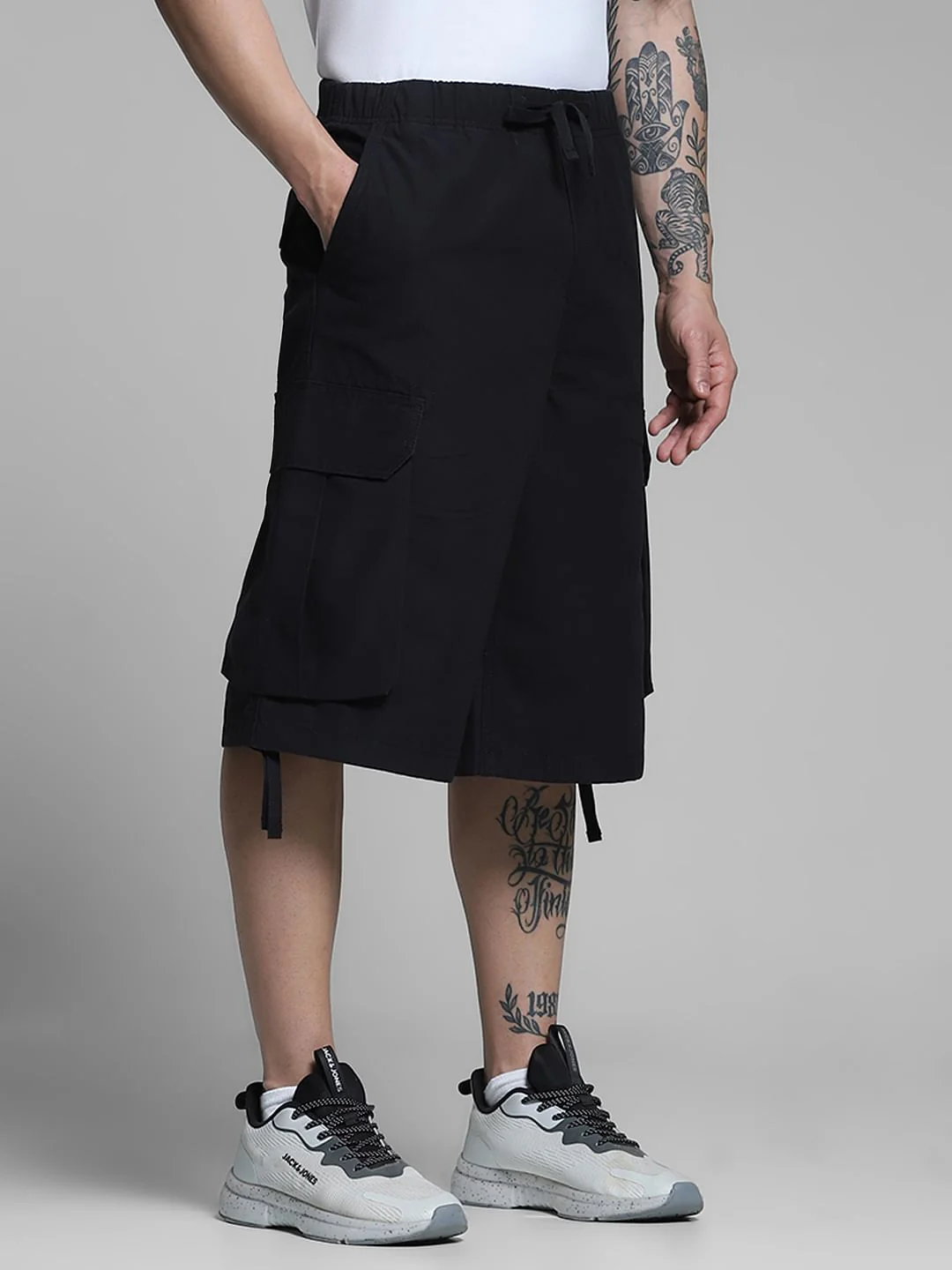 Black Mid Rise Cargo Jogger Shorts - Image 2