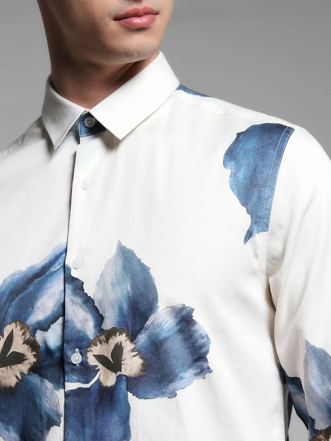 Blue Floral Cotton Full Sleeves Shirt - Image 5