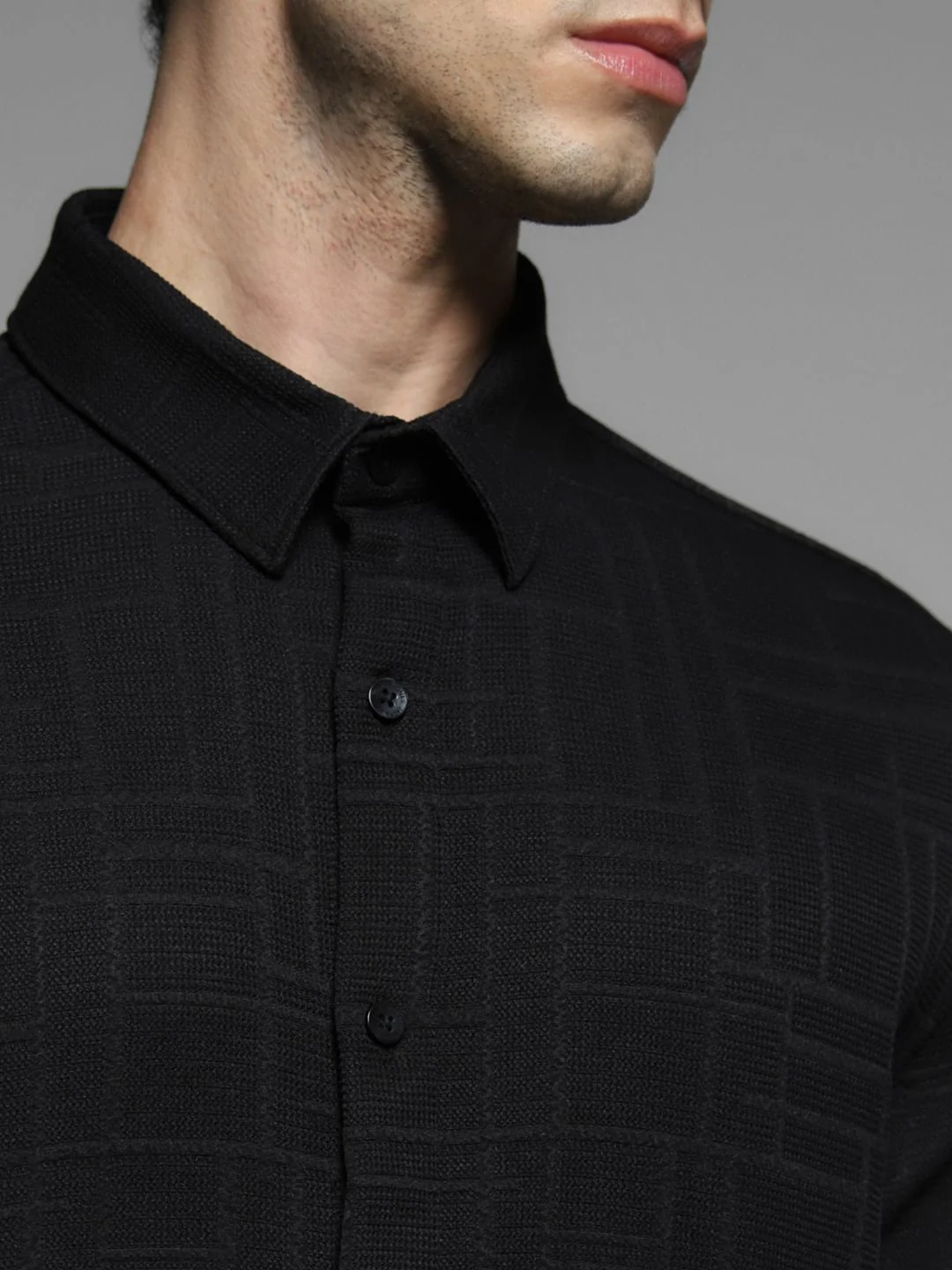 Black Full Sleeves Knitted Shirt - Image 5