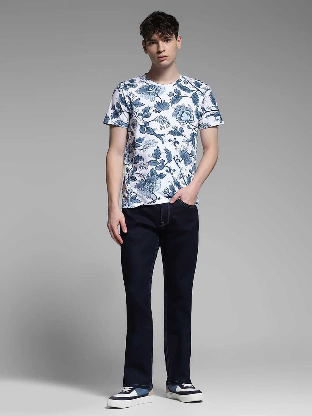 White Printed Crew Neck T-shirt - Image 6
