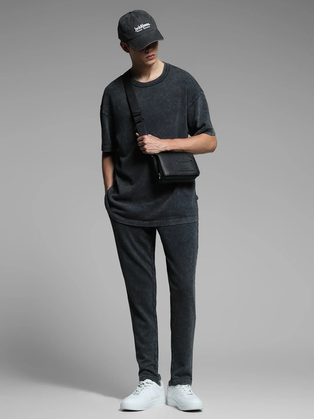 Black Mid Rise Cotton Pants - Image 5