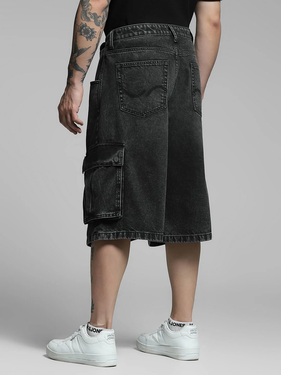 Black Korean Cargo Denim Shorts - Image 3