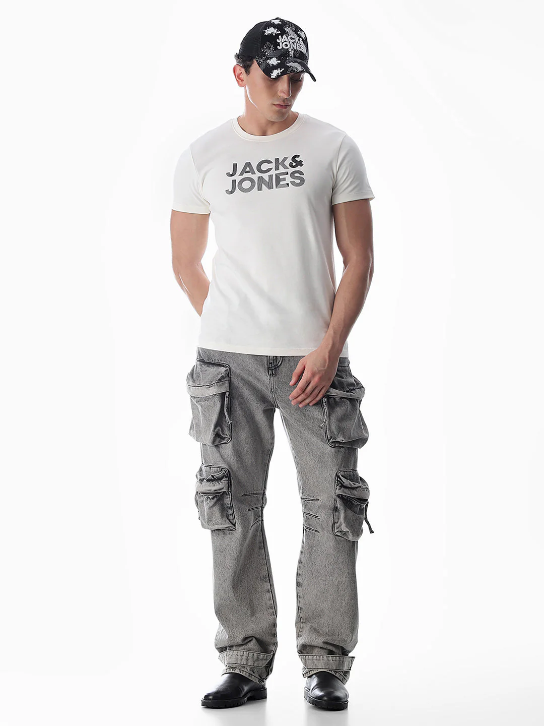 Slim Fit Printed T-shirt - White - Image 6