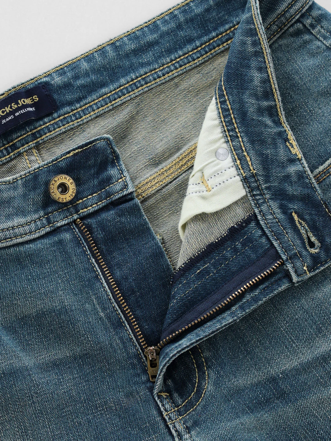 Washed 5 Pocket Regular Fit Jeans - Image 5