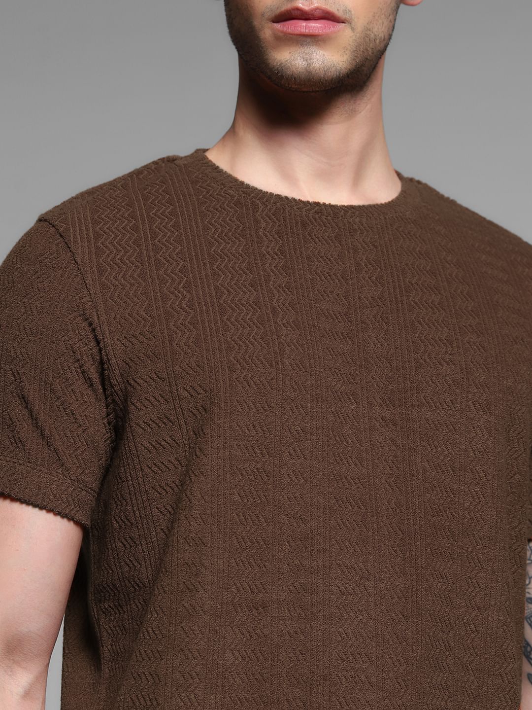 Brown Jacquard Crew NECK t-shirt - Image 5