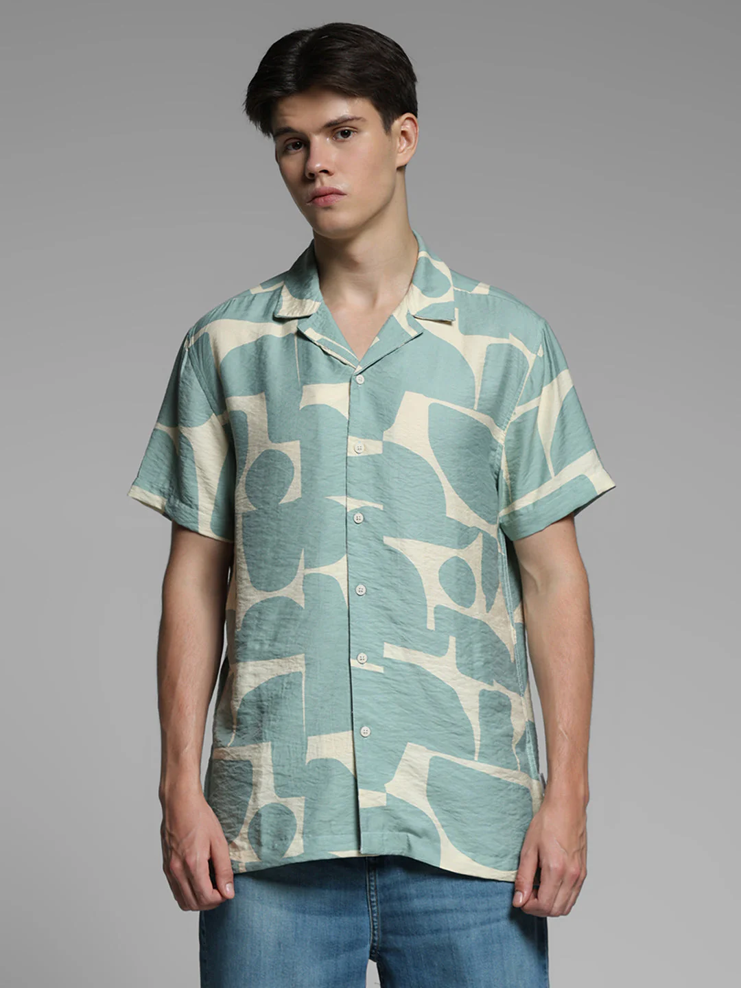 Green Printed Comfort Fit Shirt - Image 2