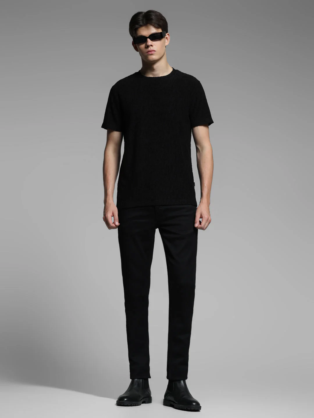 Black Crew Neck T-shirt - Image 6