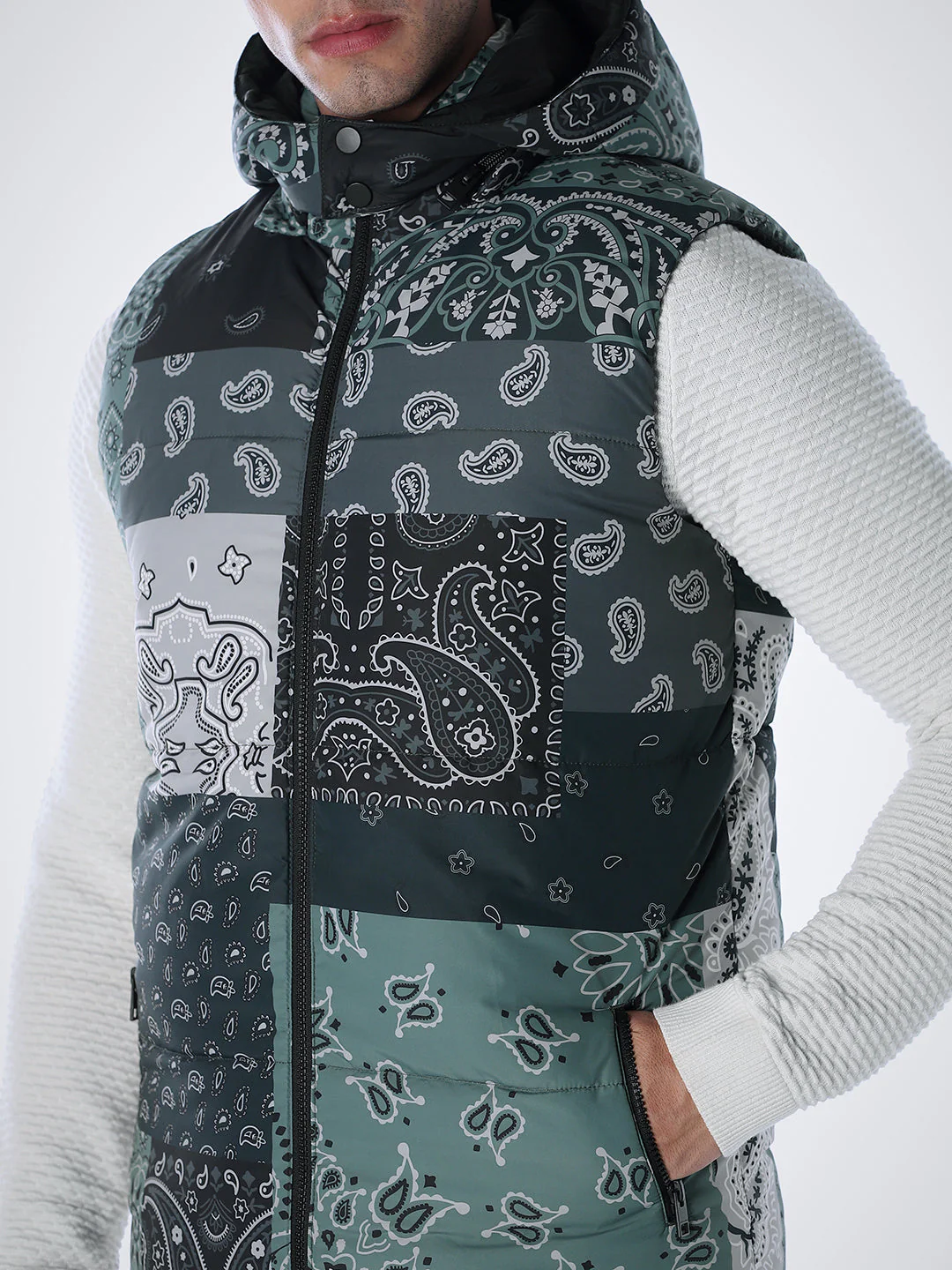 Bandana Print Reversible Hooded Jacket - Image 6
