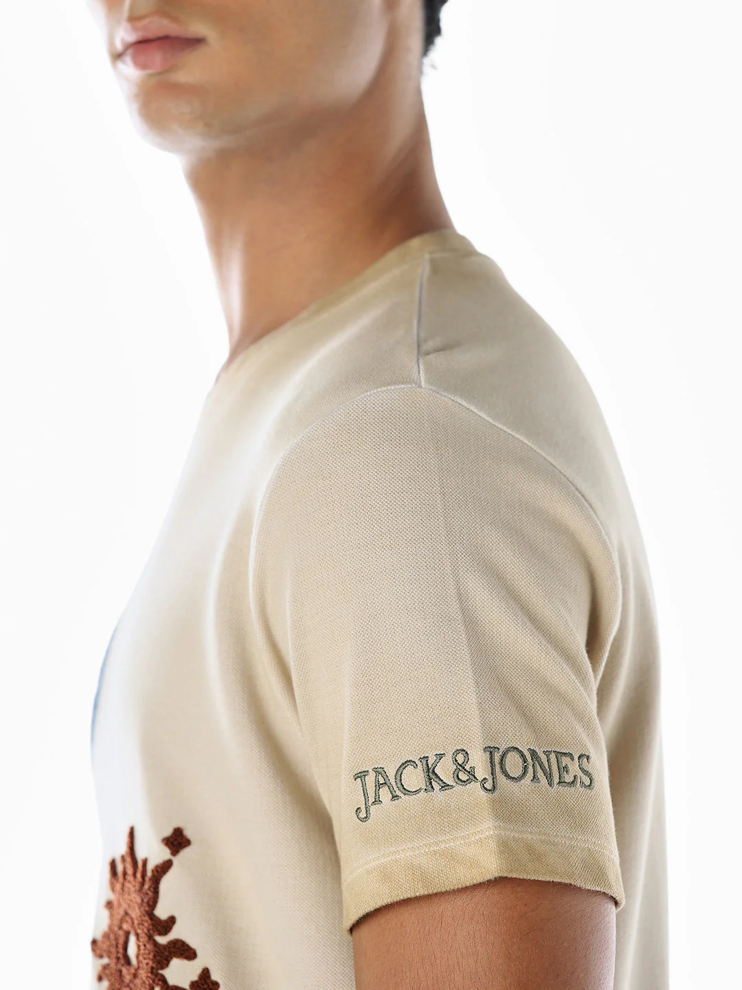 Embroidered Crew Neck T-shirt - Image 5