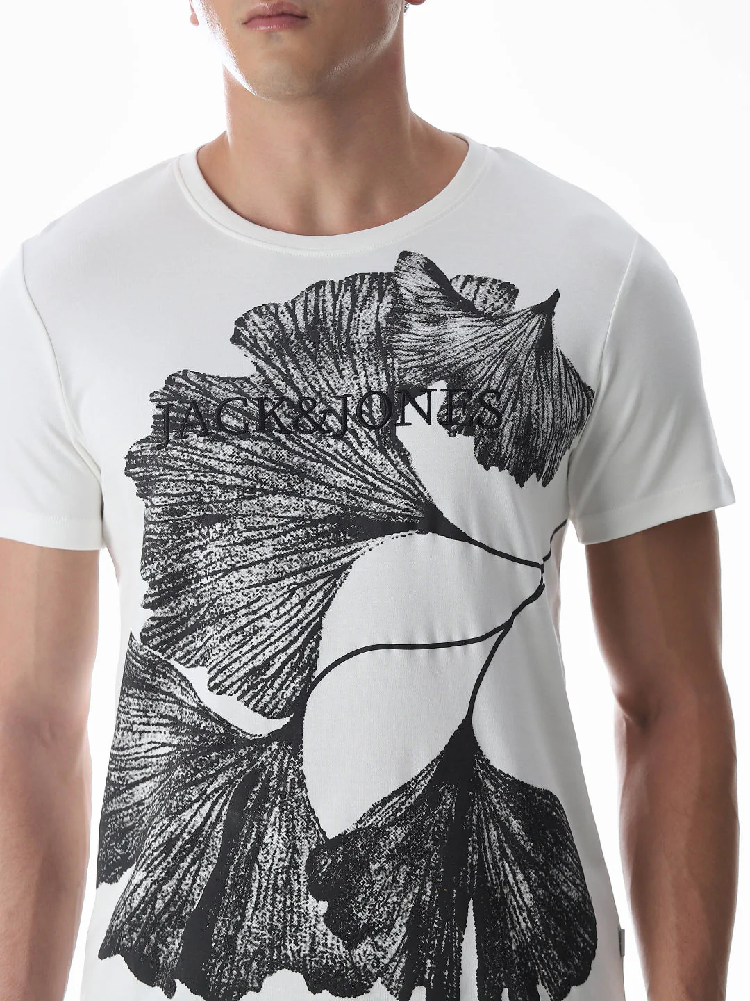White Embroidered Print T-Shirt - Image 5