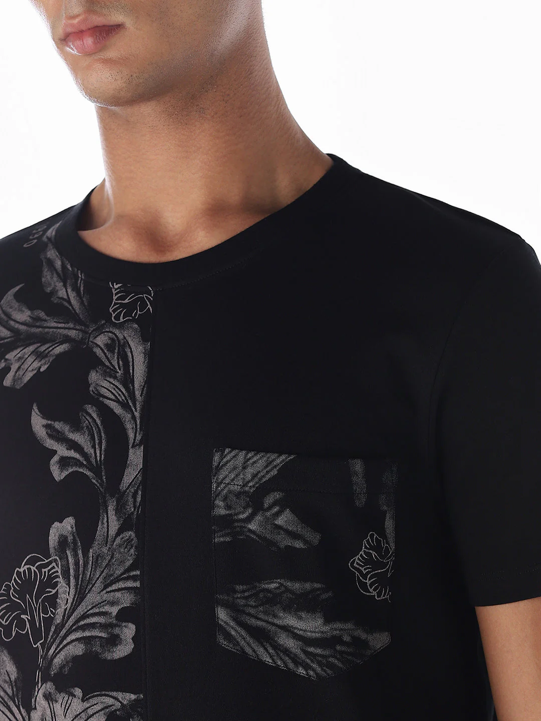Printed Cotton T-shirt - Black - Image 5