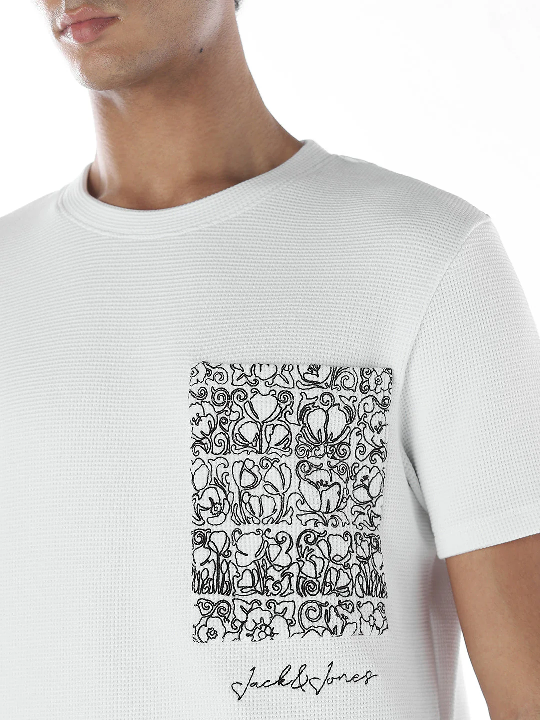 Chest Pocket Crew Neck T-shirt- White - Image 5