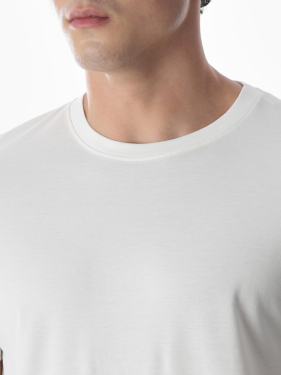 Classic White Cotton T-shirt - Image 5
