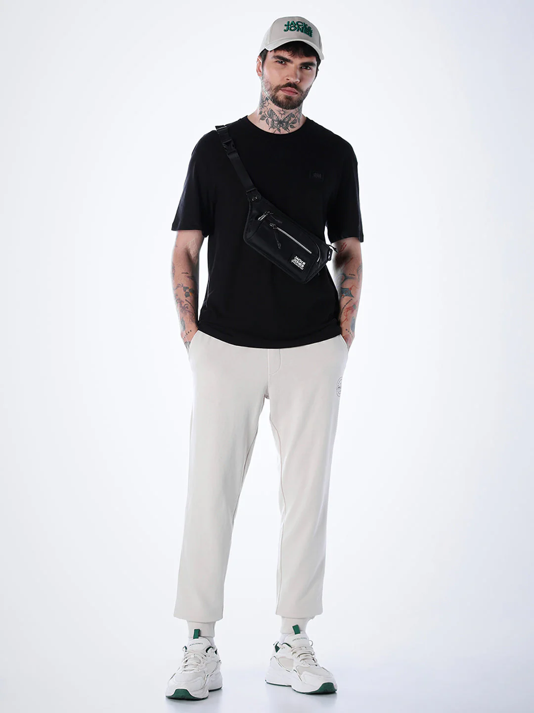 Classic Twill Crew Neck T-shirt - Black - Image 6
