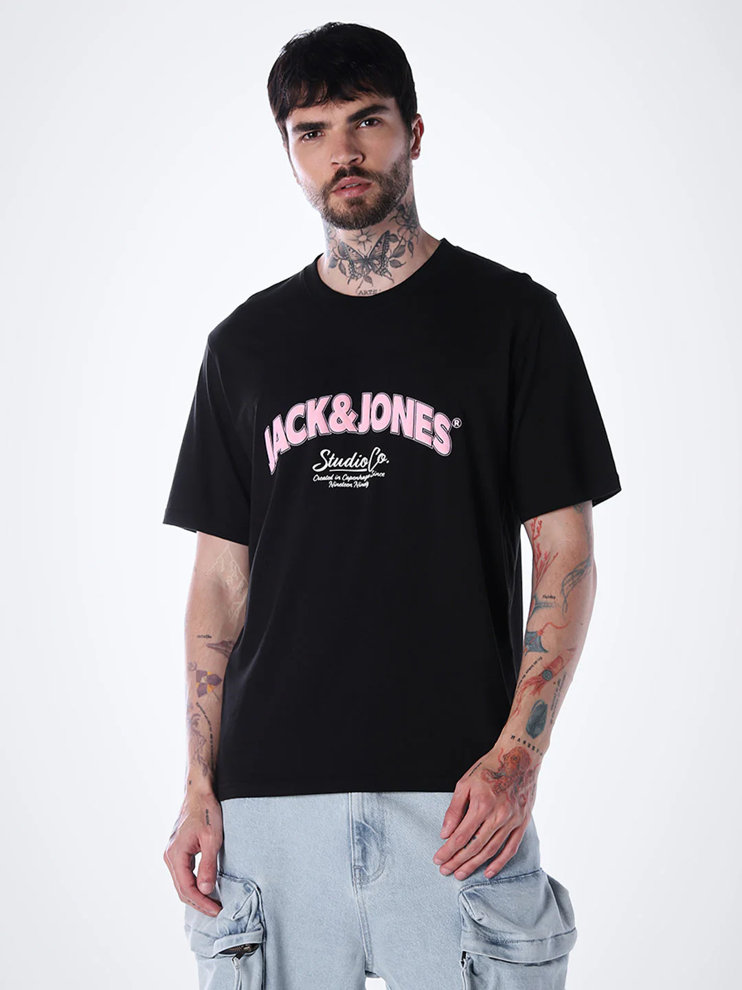 Large Logo Crew Neck T-shirt - Black - Image 2
