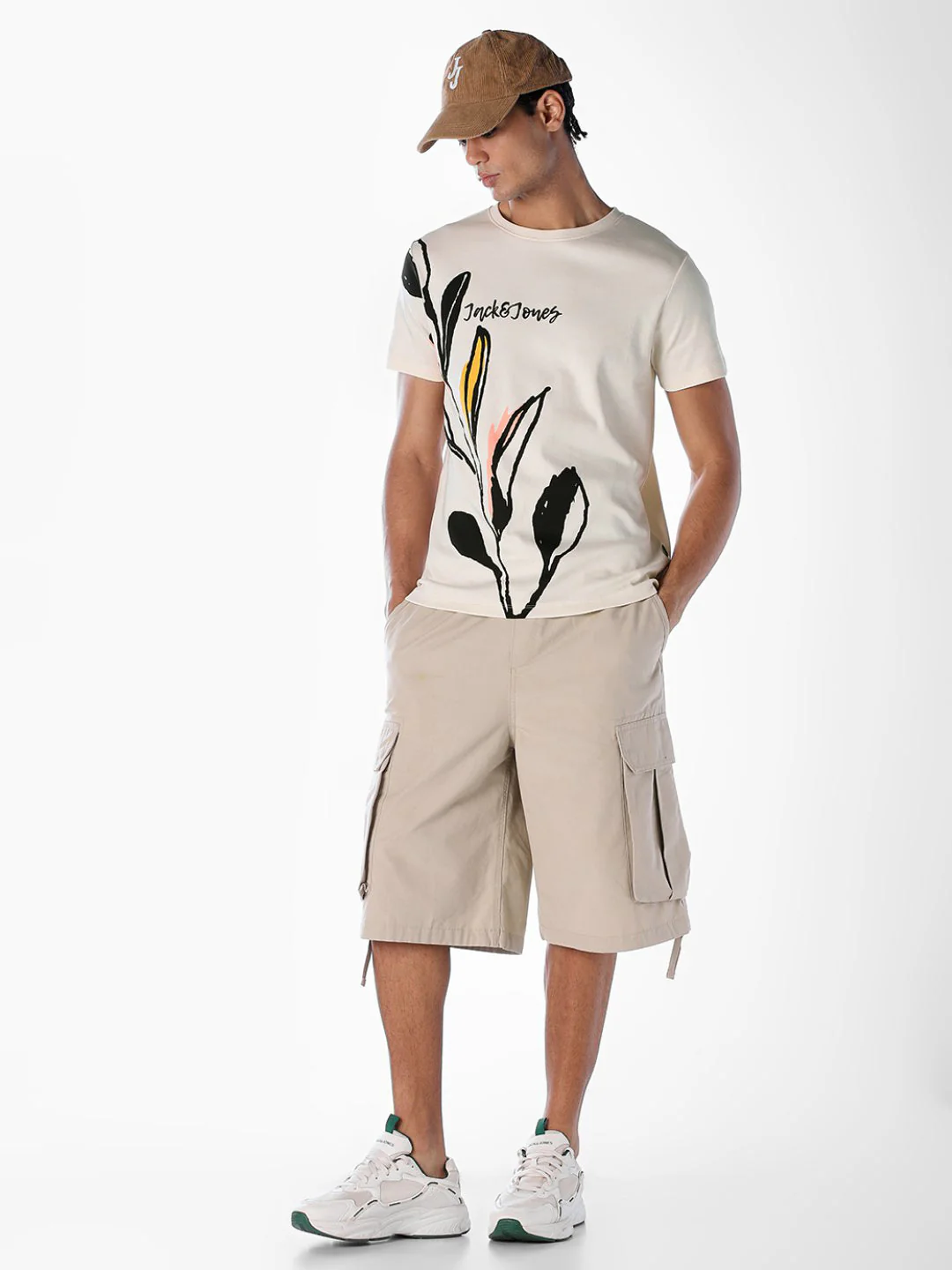 Abstract Botanical Print T-shirt - Image 6
