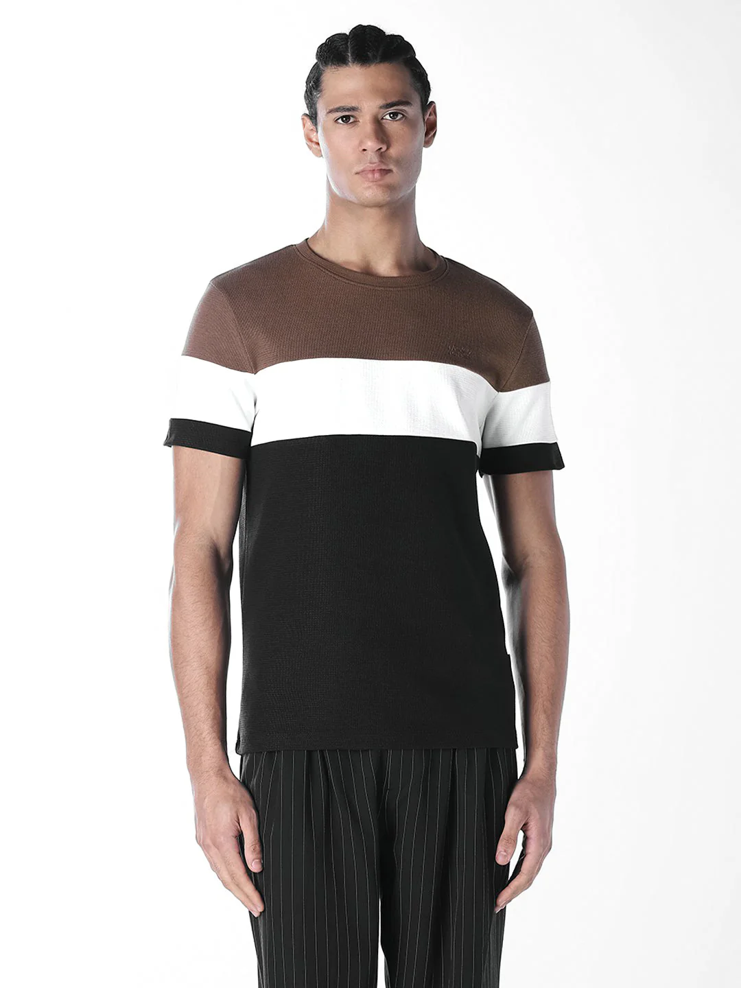 Colourblocked Crew Neck T-shirt - Black - Image 2