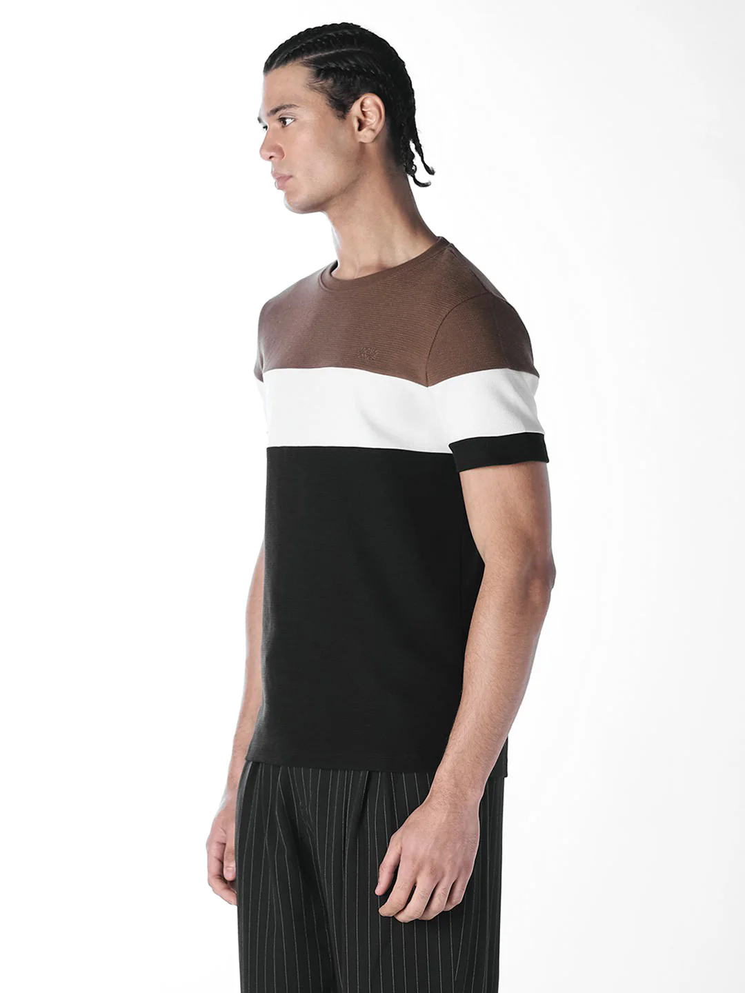 Colourblocked Crew Neck T-shirt - Black - Image 3