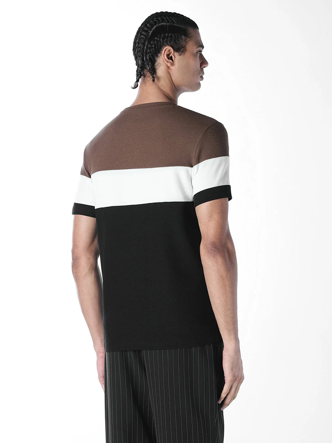Colourblocked Crew Neck T-shirt - Black - Image 4