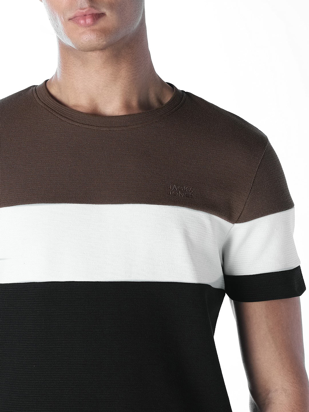 Colourblocked Crew Neck T-shirt - Black - Image 5