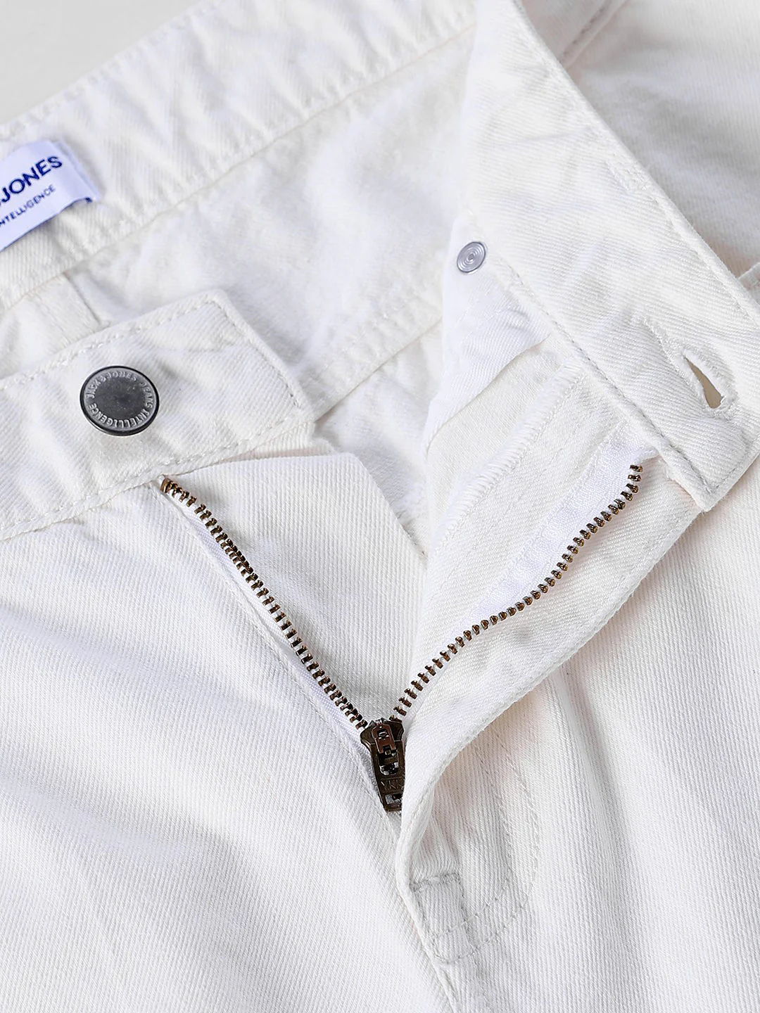 White 5 Pocket Denim Shorts - Image 5