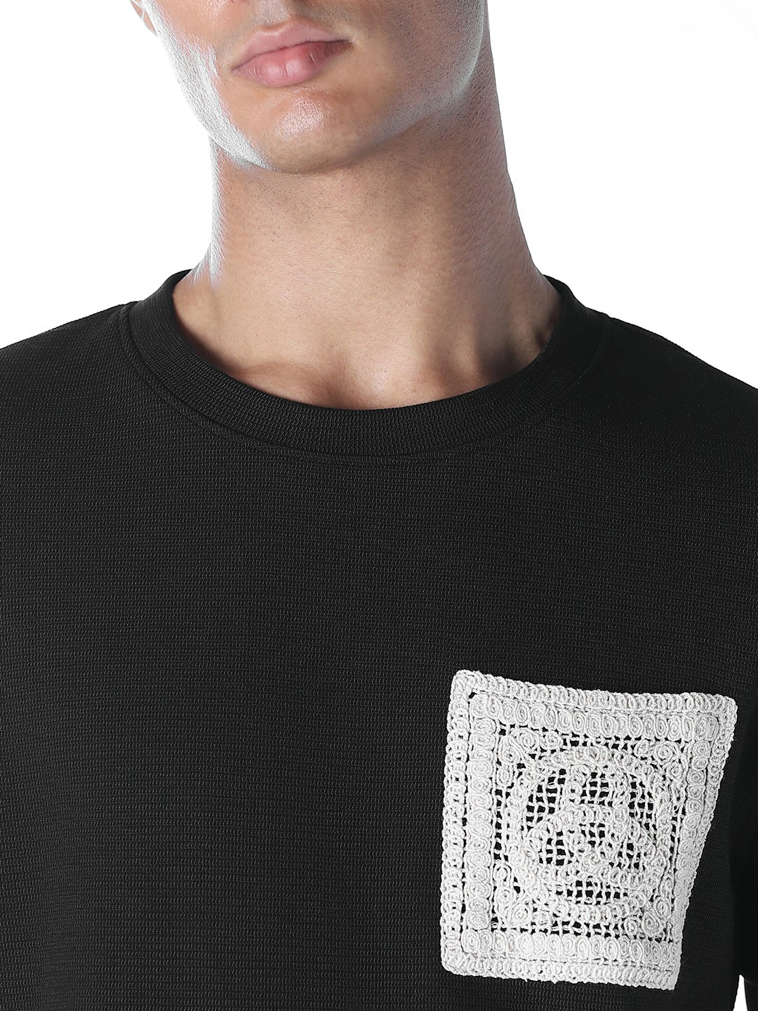 Crochet Pocket Crew Neck T-shirt - Image 5